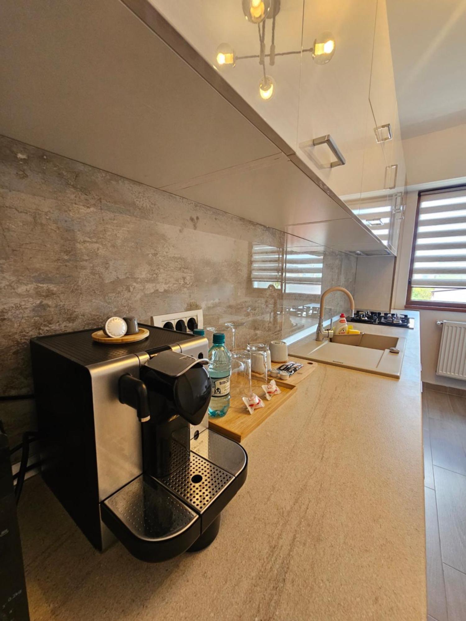 - Private Parking Apartment Bukarest