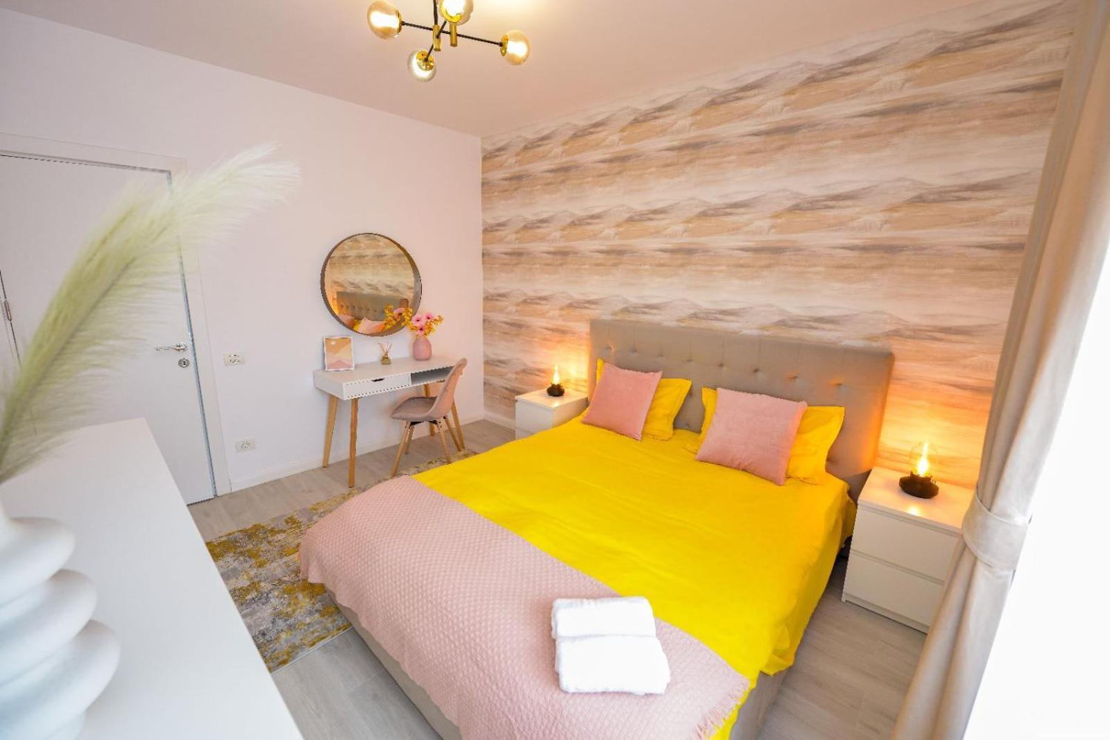 - Private Parking Bukarest