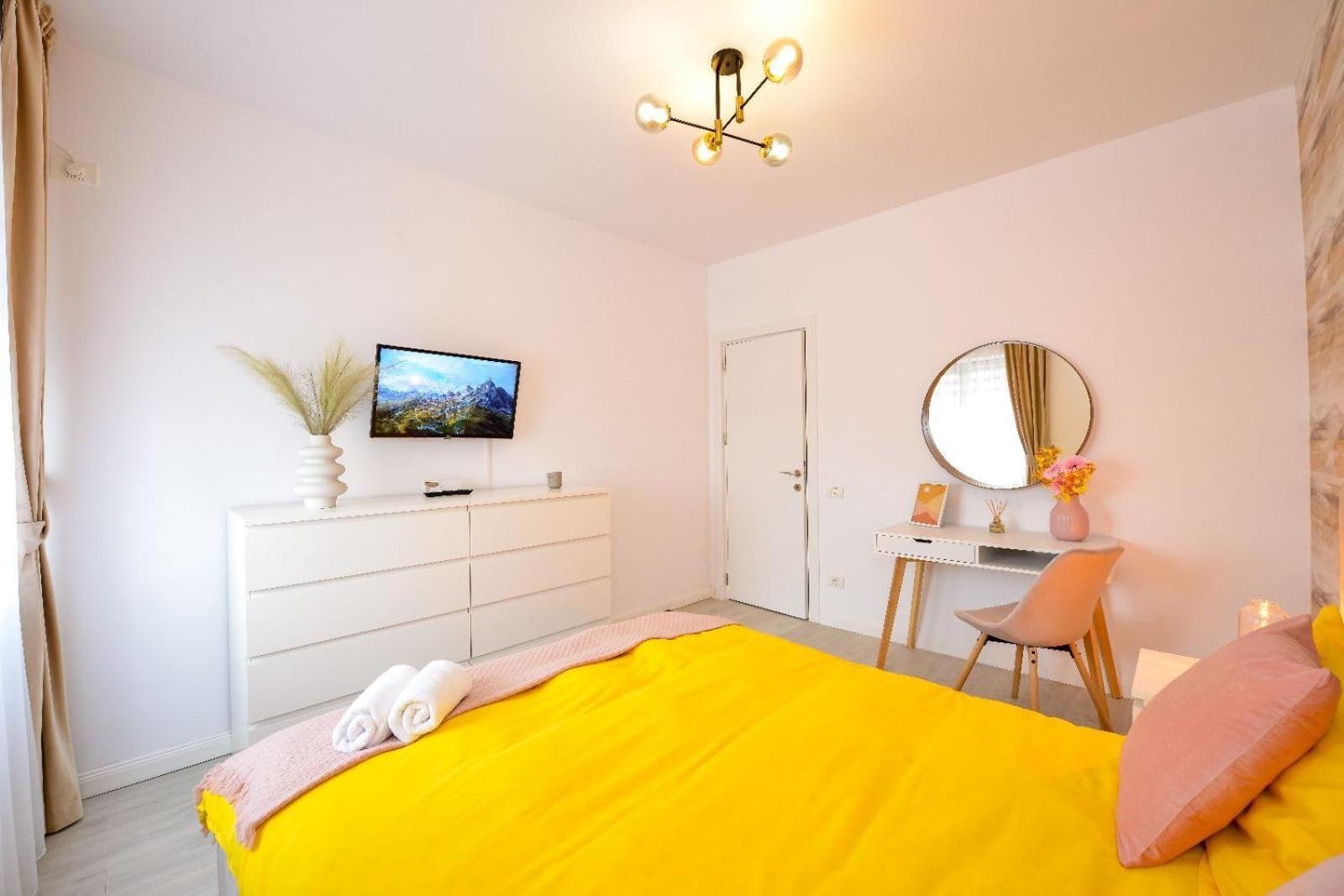 - Private Parking Bukarest